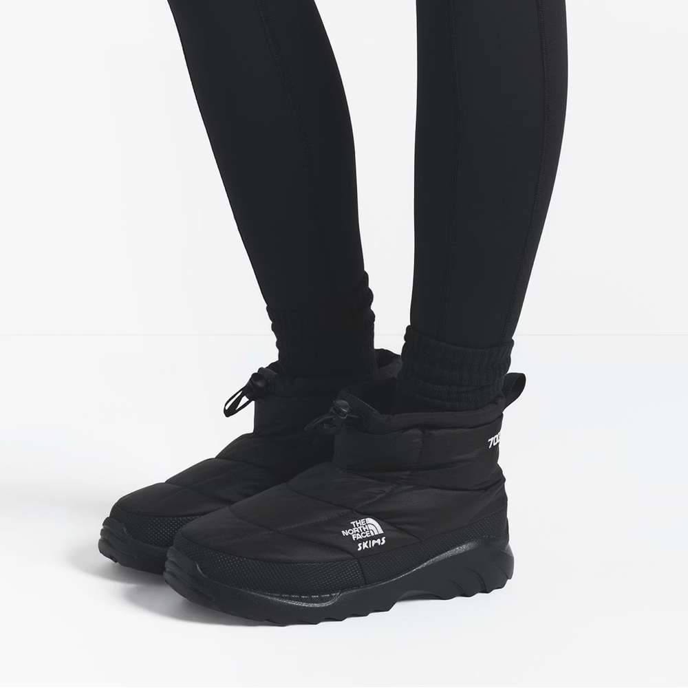 The North Face X SKIMS size 9 Men’s 11 Woman’s Onyx BNWT